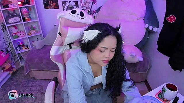 Snapshot of anyburkee chatting on October 1, 12:27 am anyburkee online show from October 1, 12:27 am