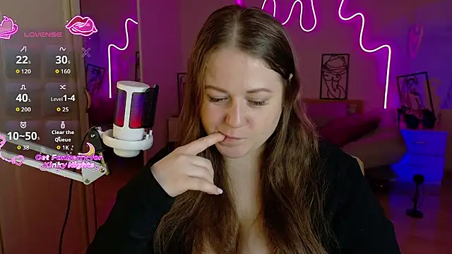 LizzyShine online show from November 9, 6:45 pm