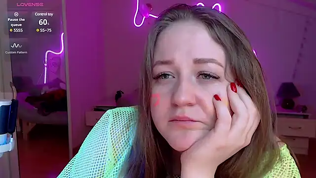 Snapshot of LizzyShine chatting on March 7, 11:49 pm LizzyShine online show from March 7, 11:49 pm