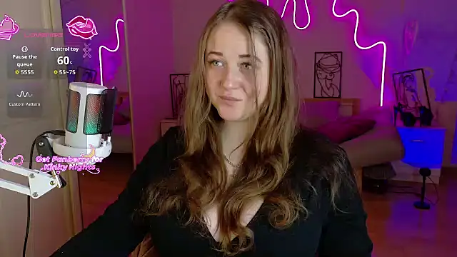 LizzyShine online show from November 3, 5:05 pm