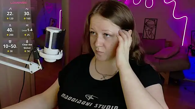 Snapshot of LizzyShine chatting on October 19, 4:54 pm LizzyShine online show from October 19, 4:54 pm