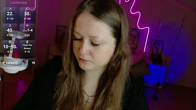 Snapshot of LizzyShine chatting on October 13, 1:56 pm LizzyShine online show from October 13, 1:56 pm