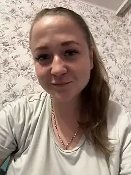 Snapshot of LizzyShine chatting on March 3, 9:15 pm LizzyShine online show from March 3, 9:15 pm