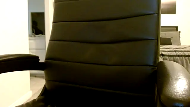 GirthBullger4You online show from September 22, 5:57 am