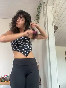 magalunabb online show from December 4, 6:55 pm