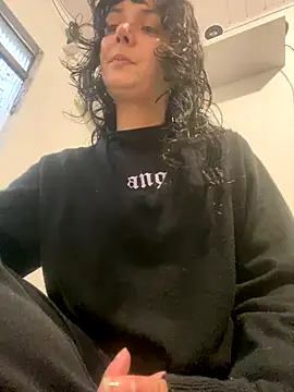 magalunabb online show from October 9, 7:03 pm