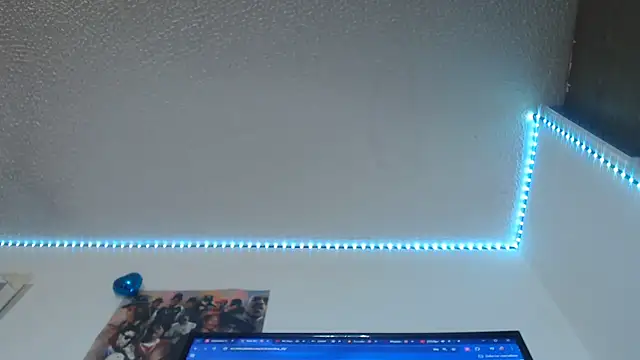 Snapshot of lorenitha_20 chatting on October 8, 9:33 am lorenitha 20 online show from October 8, 9:33 am