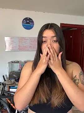 Snapshot of Miss_oliviaa chatting on November 10, 5:07 pm Miss oliviaa online show from November 10, 5:07 pm