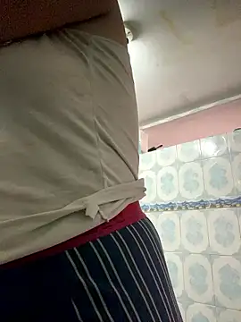 Miss oliviaa online show from January 11, 3:30 pm