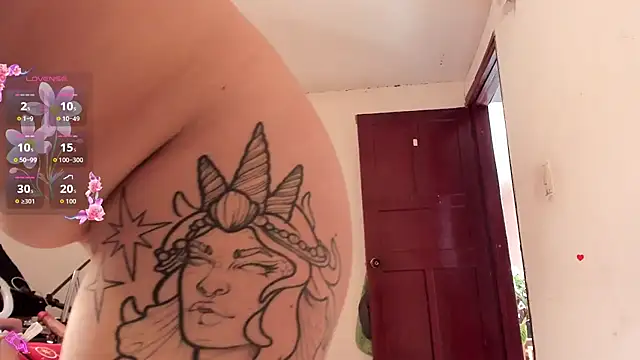 Miss oliviaa online show from October 17, 3:47 pm