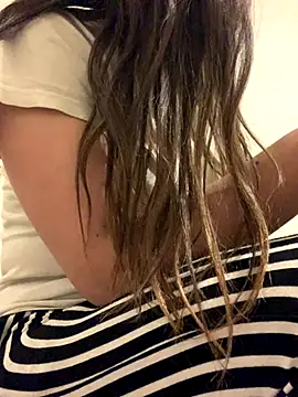 Snapshot of Miss_oliviaa chatting on December 2, 5:36 pm Miss oliviaa online show from December 2, 5:36 pm