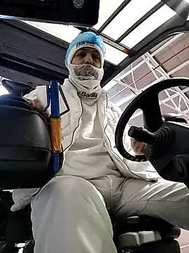 Snapshot of GLV420 chatting on March 2, 7:10 am GLV420 online show from March 2, 7:10 am