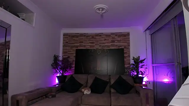 Snapshot of emilyfitness chatting on October 31, 11:44 pm emilyfitness online show from October 31, 11:44 pm