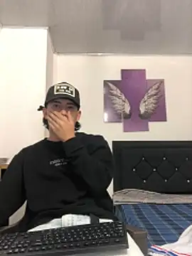 logannth online show from April 8, 4:36 am