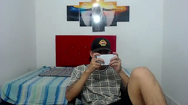 logannth online show from April 15, 11:38 pm