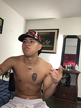 logannth online show from December 15, 9:09 pm