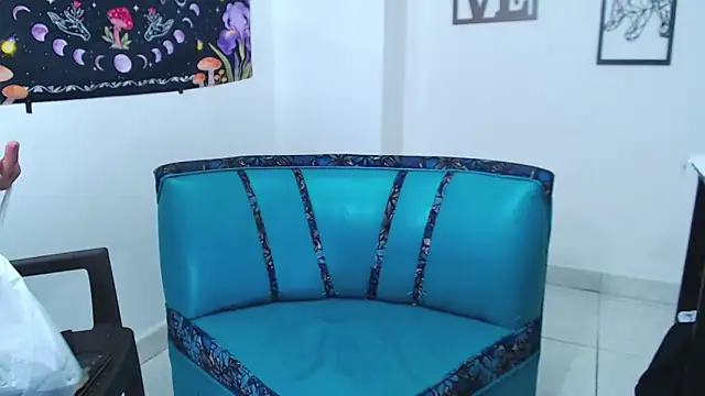 logannth online show from April 10, 4:19 am