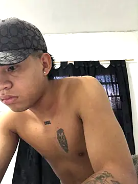 logannth online show from November 26, 9:37 pm