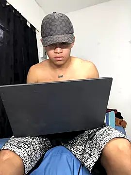 logannth online show from November 23, 9:36 pm