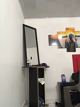 logannth online show from April 18, 4:31 pm