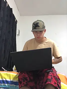 logannth online show from November 21, 4:44 am