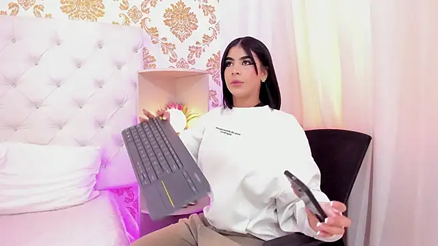 emaa lambert online show from December 1, 5:03 pm