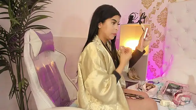 Snapshot of emaa_lambert chatting on July 13, 11:31 am emaa lambert online show from July 13, 11:31 am