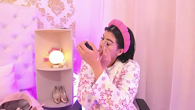 emaa lambert online show from February 18, 11:50 am