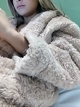 fofinhaa12 online show from February 3, 1:38 pm