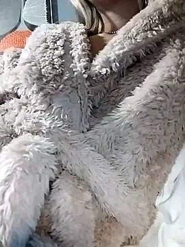 Snapshot of fofinhaa12 chatting on November 27, 3:01 pm fofinhaa12 online show from November 27, 3:01 pm