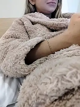 fofinhaa12 online show from February 10, 4:06 pm