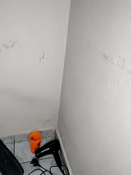 fofinhaa12 online show from April 10, 1:56 am