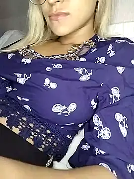 Snapshot of fofinhaa12 chatting on March 18, 9:10 pm fofinhaa12 online show from March 18, 9:10 pm