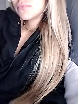 Snapshot of fofinhaa12 chatting on November 15, 8:35 pm fofinhaa12 online show from November 15, 8:35 pm