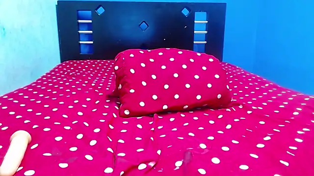Snapshot of Juicy_pamela5 chatting on February 8, 12:06 am Juicy pamela5 online show from February 8, 12:06 am