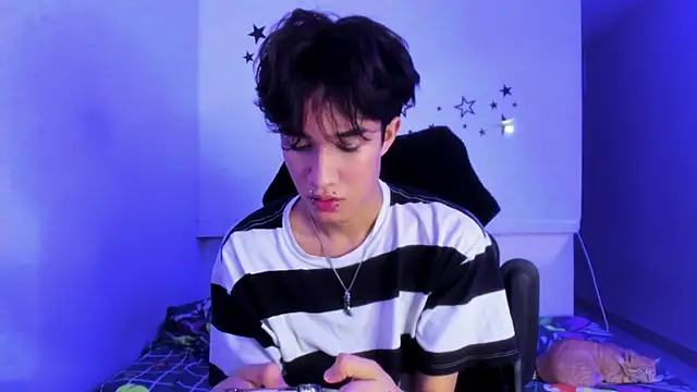 Johhan  Lee online show from December 22, 3:39 am