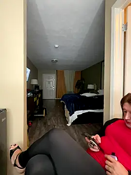 TSfem online show from December 2, 5:54 am