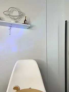 kristynmassey online show from February 25, 8:52 pm