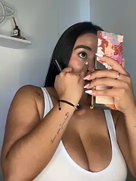 kristynmassey online show from April 7, 8:10 pm