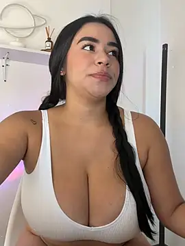 kristynmassey online show from April 11, 4:32 pm