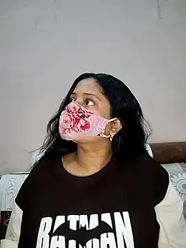 bigtitsqueen online show from November 15, 4:49 am