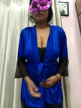 bigtitsqueen online show from December 19, 4:38 am