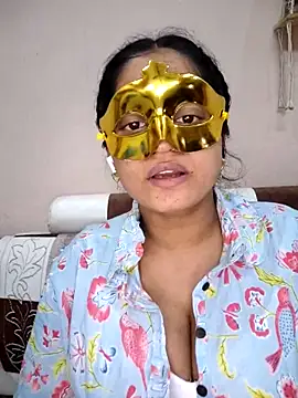 bigtitsqueen online show from November 6, 4:49 am