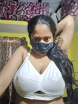 Snapshot of bigtitsqueen chatting on June 17, 9:08 am bigtitsqueen online show from June 17, 9:08 am