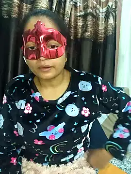 Snapshot of bigtitsqueen chatting on December 24, 6:50 pm bigtitsqueen online show from December 24, 6:50 pm