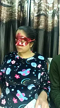 Snapshot of bigtitsqueen chatting on December 24, 3:47 pm bigtitsqueen online show from December 24, 3:47 pm