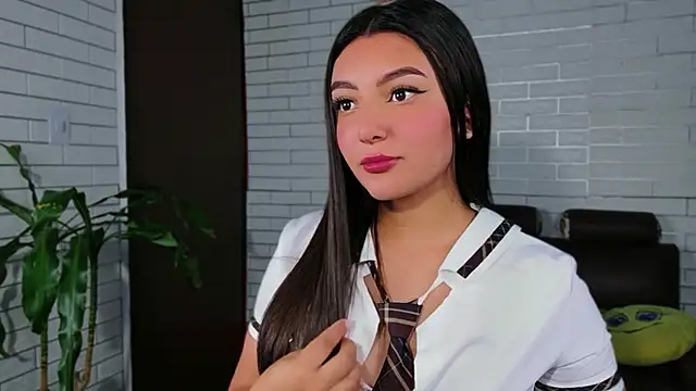 Snapshot of Afrodita_Shalom chatting on December 1, 10:05 am Afrodita Shalom online show from December 1, 10:05 am