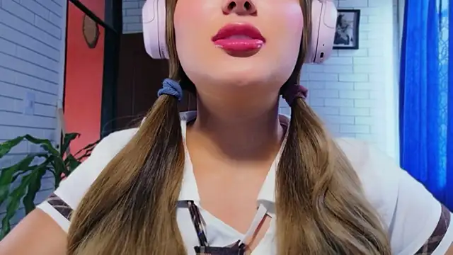 Snapshot of Afrodita_Shalom chatting on November 24, 7:47 pm Afrodita Shalom online show from November 24, 7:47 pm