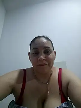 MirandaSoto online show from May 6, 4:05 am