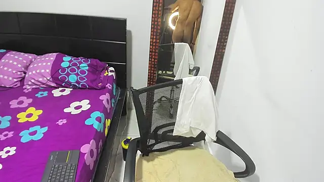 Karljensen33 online show from January 26, 11:50 pm